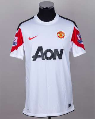 Jonny Evans white No.23 Manchester United match worn short-sleeved shirt, 2010-11