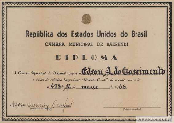 A framed honorary citizenship certificate presented to Pelé by the city of Baependi, Brazil. 
 Hand signed by the city president and dated March 12, 1