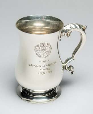 1978 Football League Cup winner's tankard awarded to Nottingham Forest's Steve Elliott,
 Epns tankard engraved with Football League crest and THE FOOT