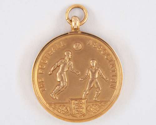 Terry Hibbitt 9ct gold Newcastle United F.A.Cup runners-up medal, 1974