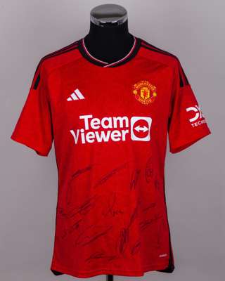 Red and black Manchester United autographed replica short-sleeved shirt, 2023-24