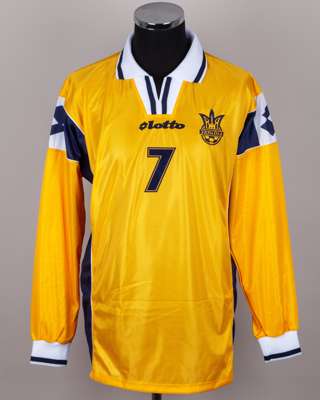 Andriy Shevchenko yellow and blue No.7 Ukraine long-sleeved shirt, 2002