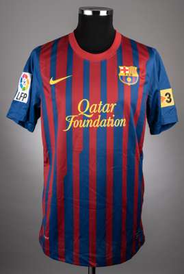 Lionel Messi No.10 Barcelona short-sleeved jersey, 
 Nike, L, with crew-neck collar and printed badge, the reverse lettered MESSI, the sleeves with La