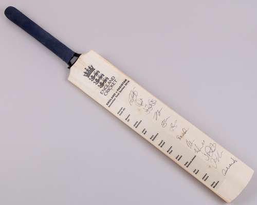 England v. Pakistan Investec Test Series 2016 autographed cricket bat