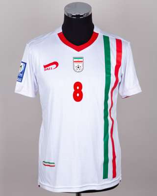 Iran - Ehsan Hajsafi white, green and red No.8 match issued Iran short-sleeved shirt