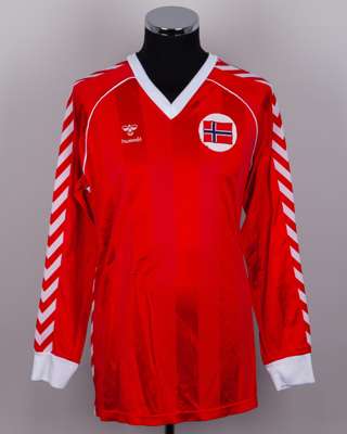 Jorn Andersen red and white No.10 Norway v. Poland match worn long-sleeved shirt, 1987