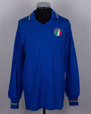 Bruno Conti blue No.7 Italy v. Republic of Ireland long-sleeved shirt, 1985