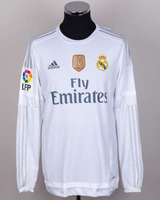 Cristiano Ronaldo white No.7 Real Madrid v. Villareal match issued long-sleeved shirt, 2015