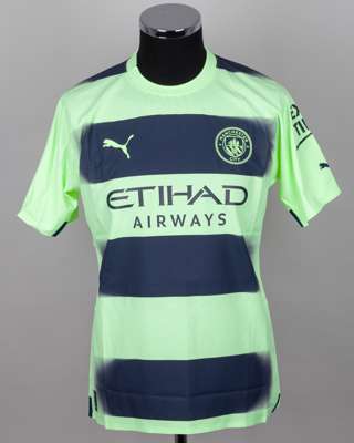 Kevin De Bruyne yellow and black No.17 Manchester City short-sleeved shirt, 2022-23