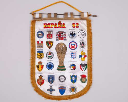 1982 Spain World Cup autographed commemorative pennant