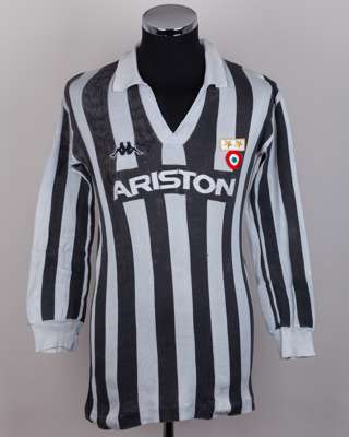 Michel Platini black and white No.10 Juventus long-sleeved shirt, 1983-84