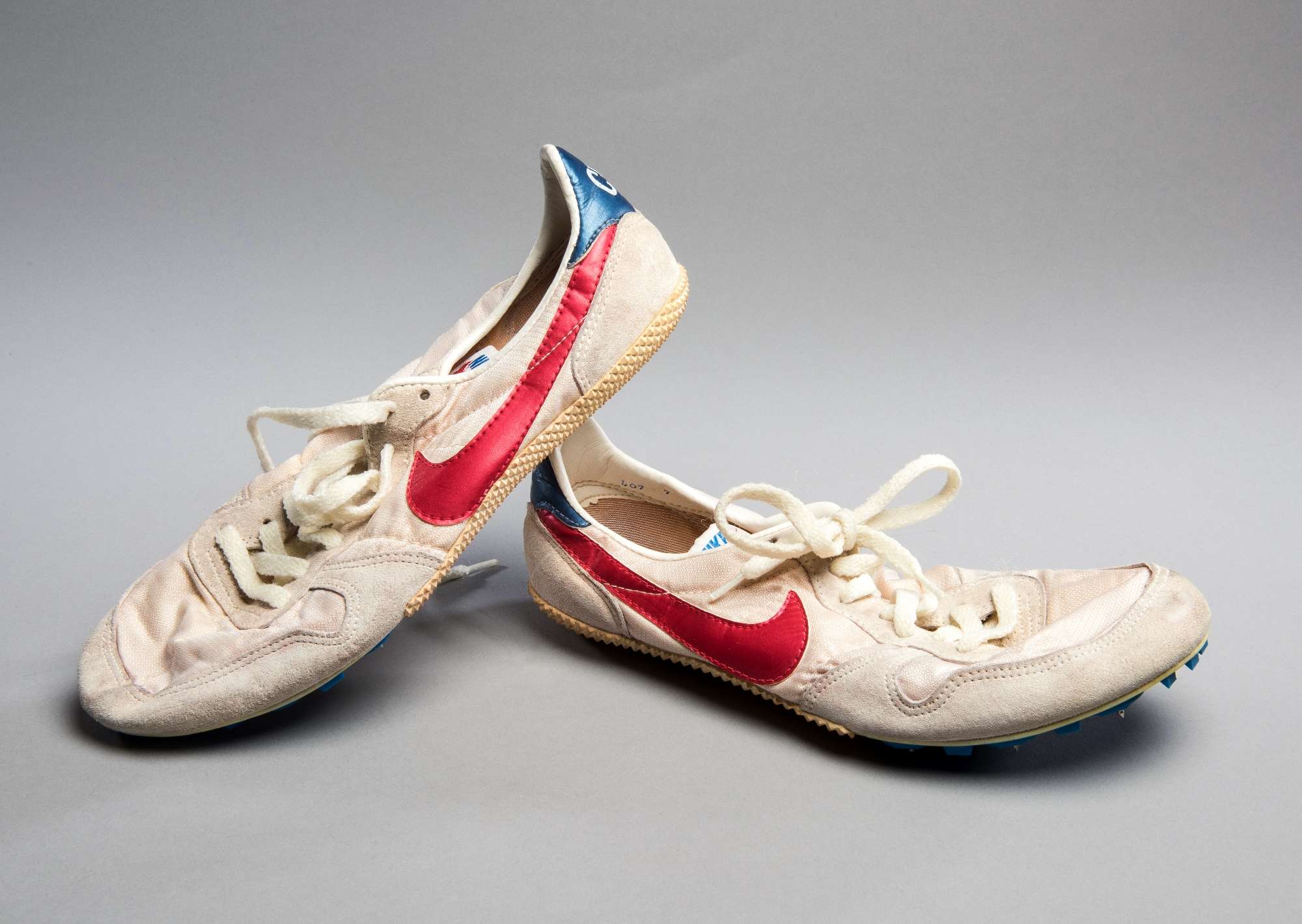 vintage nike track spikes