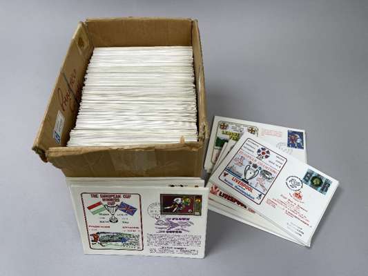 Dawn First Day Covers football team selection,
 includes Leeds (25), Liverpool (120), Arsenal (48), Tottenham Hotspur (17), Manchester United (92), co