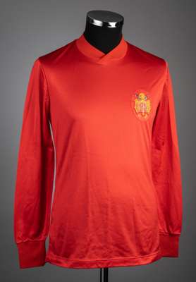 Red Spain No.3 "B" International jersey gained as a swap by England's Alan Sunderland,
 Adidas, long-sleeved, embroidered national badge

 This jersey