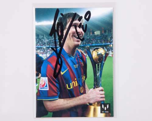 Lionel Messi autographed Icons No.21 Official Messi Card Collection trading card