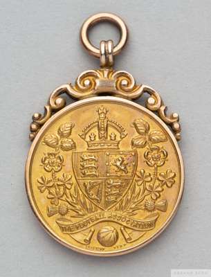 Tom Wilson 9ct gold 1929-30 F.A.Cup Runners-Up medal
 the obverse inscribed THE FOOTBALL ASSOCIATION, the reverse inscribed CHALLENGE CUP RUNNERS UP, 