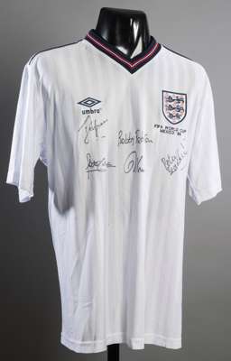 England 1986 World Cup shirt signed by Bobby Robson, Kerry Dixon, Peter Beardsley, John Barnes & Peter Shilton, unworn No.10 spare