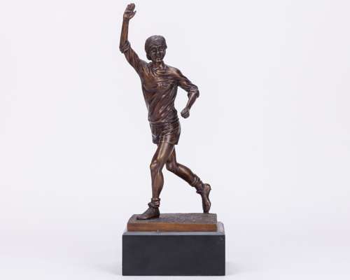 George Best 'Best Moment' limited edition bronze figurine by Emulate Studio