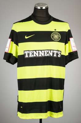 Cha Du-ri yellow and black hooped Celtic Emirates Cup no.11 home jersey, v Arsenal, played at Emirates Stadium, 1st August 2010,
 Nike, short-sleeved 