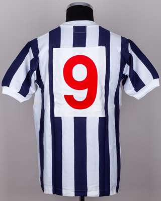 Blue and white No.9 West Bromwich Albion short-sleeved shirt, 1960s
