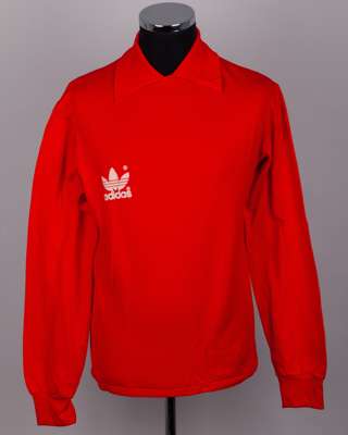 Pat Jennings red No.1 Northern Ireland match worn goalkeepers shirt