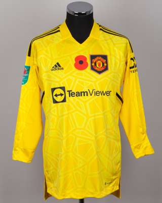 Martin Dubravka yellow No.31 Manchester United v. Aston Villa goalkeeper shirt, 2022