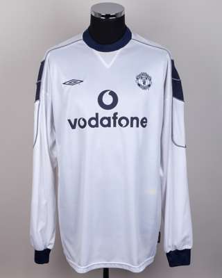 David Beckham white and blue No.7 Manchester United long-sleeved shirt, 2000-01