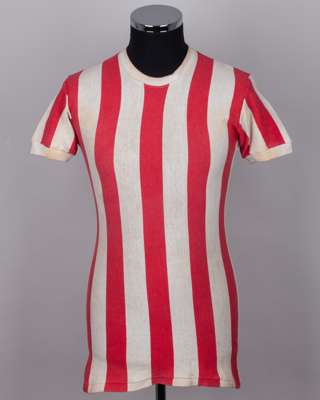 Mario Kempes red and white No.9 Instituto match worn short-sleeved shirt, 1973