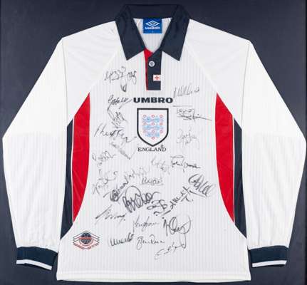 Squad-signed white England replica jersey, circa 1998,
 Umbro, long-sleeved with England three lion emblem and England, Umbro logo, size M, signed in 