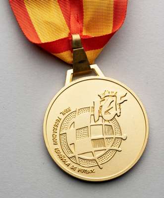 2010-11 Supercopa Del Futbol Espanol winner's medal,
 recipient unknown, gilt metal medal, obverse with SUPERCOPA DEL FUTBOL ESPANOL 2010 - 2011 with 