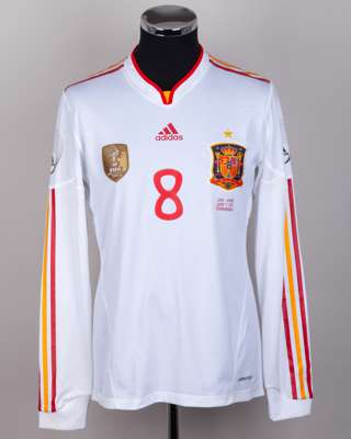 Xavi white No.8 Spain v. USA long-sleeved shirt, 2011