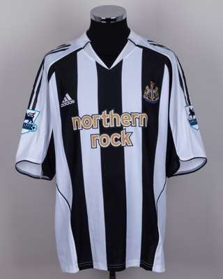 Alan Shearer black and white No.9 Newcastle United autographed shirt, 2005-07