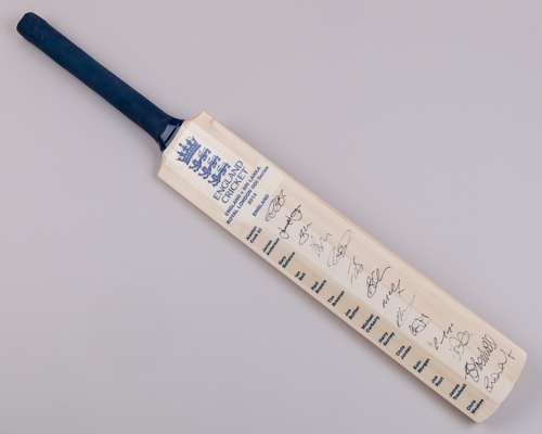 England v. Sri Lanka Royal London ODI Series 2014 autographed cricket bat