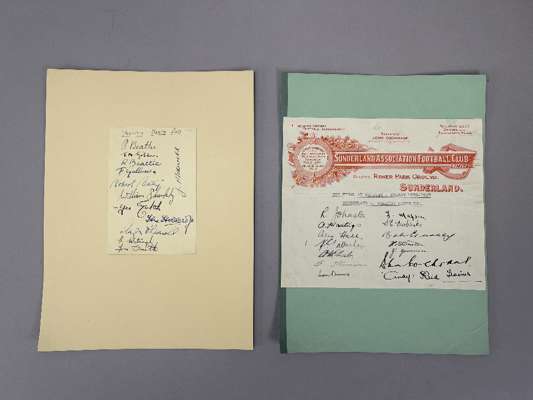 Autographs 1936-37 to 1937-38 Sunderland v Preston North End FAC final 1937,
 Sunderland letterhead annotated Cup Final Wembley signed by 14 including