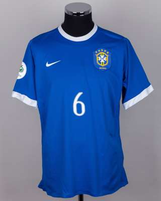 Roberto Carlos blue No.6 Brazil short-sleeved shirt, 2006