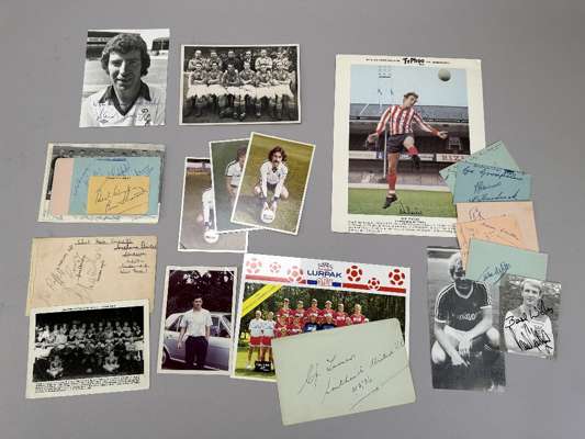 A collection of various loose autograph pages including West Ham United, Charlton Athletic, black and white Leeds United team line-up bearing five aut