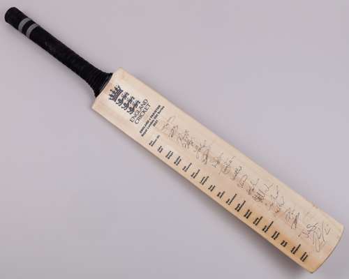 England v. Pakistan Royal London ODI Series 2021 autographed Gray Nicolls cricket bat