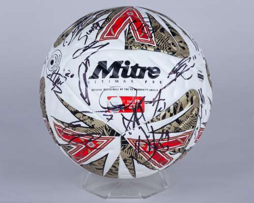 Crystal Palace v. Liverpool, FA Community Shield, match issued, Mitre, squad signed ball