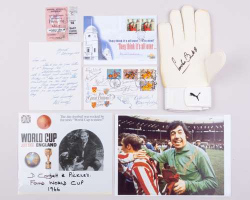 England World Cup 1966 squad related autographed memorabilia