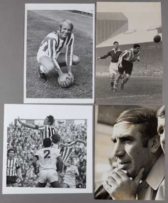 Large collection of b & w press photographs of Sunderland AFC individual players and action shots dating from late 1960s to 1980s,
 various sizes, fea