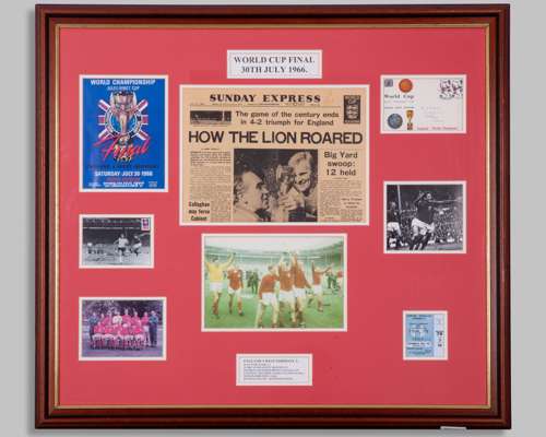 England World Cup Sunday Express souvenir issue July 31 1966 and autographs display