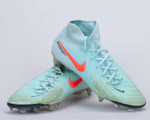 Kevin De Bruyne mint Nike Phantom Luna match worn football boots, 2024-25