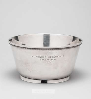 A Swedish silver racing trophy dated 1977,
 hallmarked Stockholm 1976, by Eric Rastrom, the flared squat bowl engraved R V ARNOLD HEDERSPRIS, STROMSHO