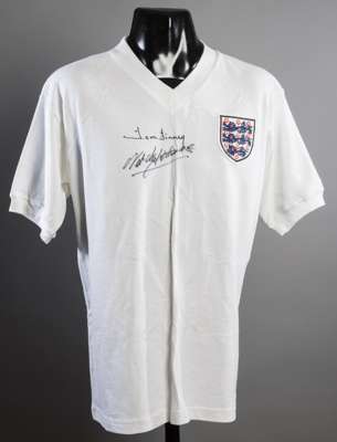 England retro jersey double-signed by Tom Finney & Nat Lofthouse, signatures in black marker pen