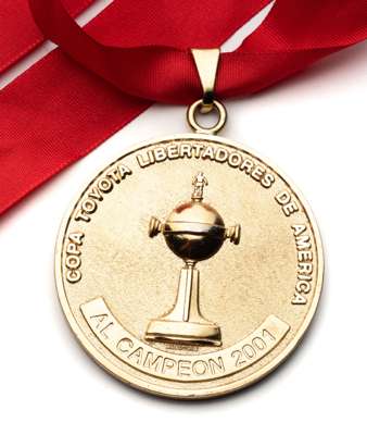 Boca Juniors 2001 Copa Toyota Libertadores de America winner’s medal,   

inscribed COPA TOYOTA LIBERTADORES DE AMERICA AL CAMPEON 2001, reverse inscr