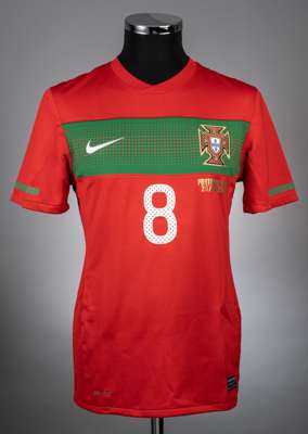 Joao Moutinho red and green No.8 Portugal v. Chile 2010-11 match worn short-sleeved jersey, 
 Nike, M, with crew-neck collar and embroidered cloth bad
