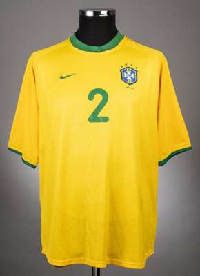 Yellow No.2 Brazil short-sleeved from 2000, 
 Nike, M

 This player issued jersey shows no visible evidence of match wear and is in excellent conditio
