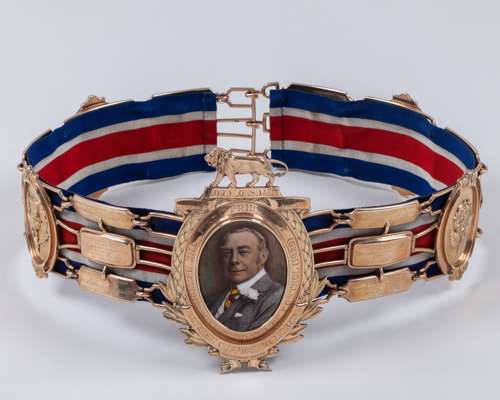 Henry Cooper 9ct gold and enamel Heavyweight Lonsdale Belt won by Henry Cooper, 1959 and 1961