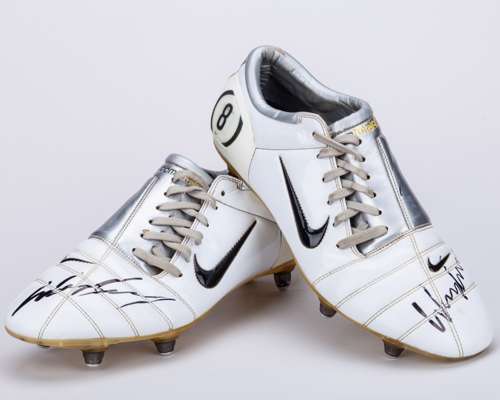 Wayne Rooney pair of white and black match worn Airzoom T90 autographed football boots