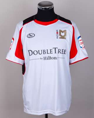 Dietmar Hamann white No.16 MK Dons autographed short-sleeved shirt, 2010-11